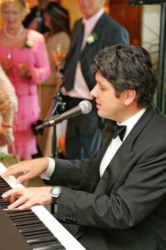 Oliver Sheen entertains